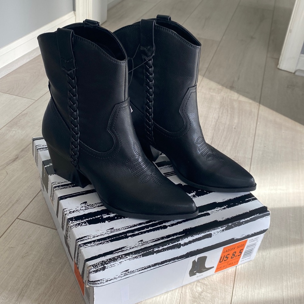 DV dolce vita Womens Western Boot , black 8.5 slip on